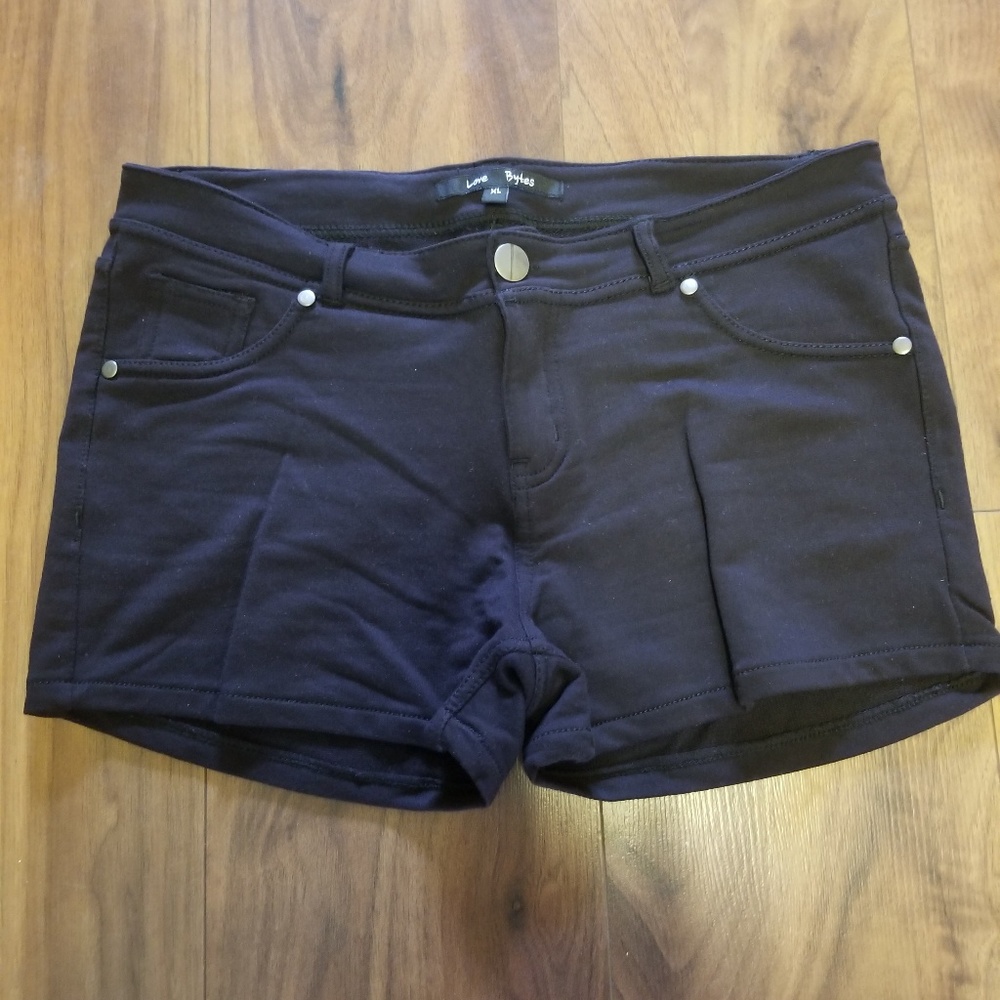 Shorts - Picture 2 of 3